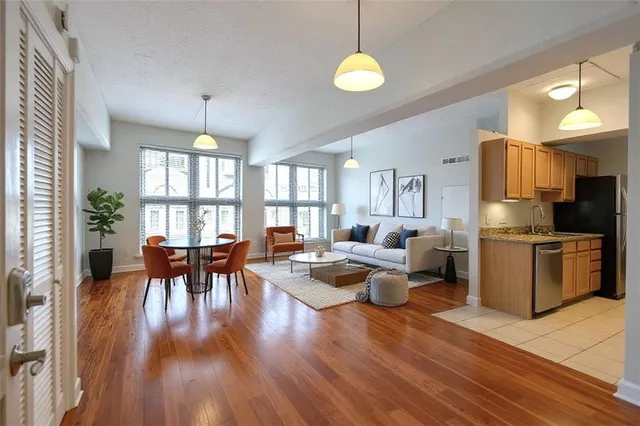 $2,500 | 333 Julia Street, Unit 407, New Orleans, LA 70130