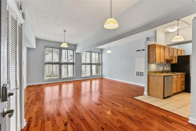 $2,500 | 333 Julia Street, Unit 407, New Orleans, LA 70130