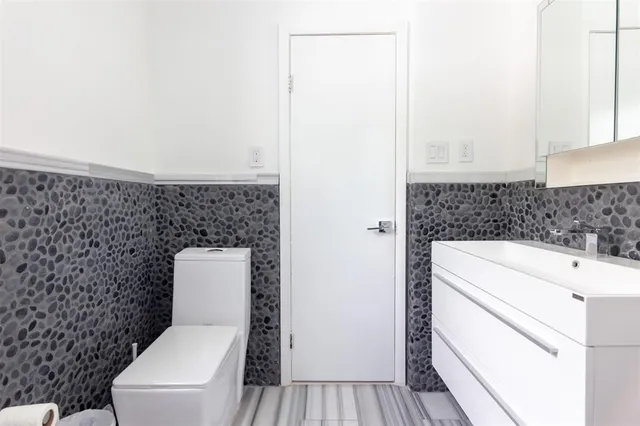 $13,450 | 9007 Northeast 10th Avenue, Miami, FL 33138