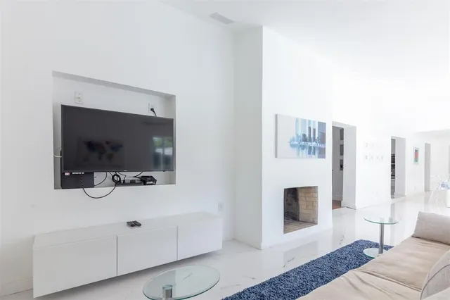 $13,450 | 9007 Northeast 10th Avenue, Miami, FL 33138