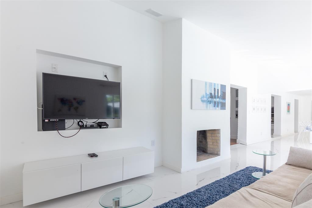 9007 Northeast 10th Avenue Miami, FL 33138 - Photo 8 of 36