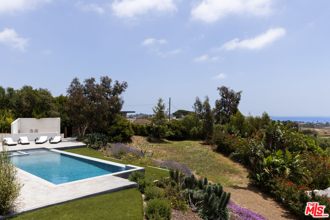 29924 Harvester Road Malibu, CA 90265 - Photo 19 of 30