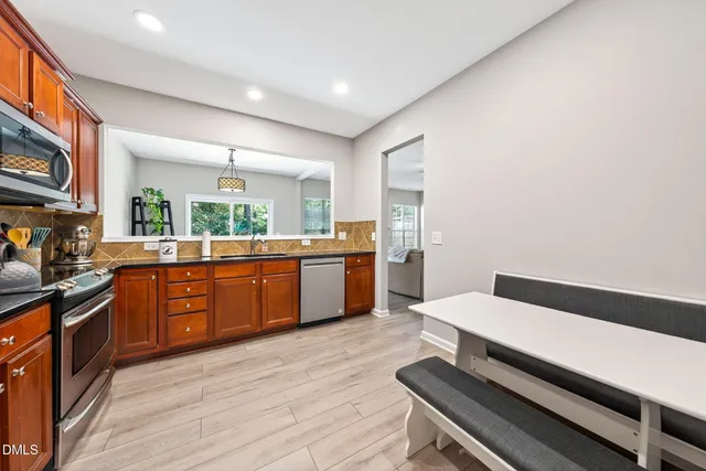 $395,000 | 8204 Pilots View Drive, Raleigh, NC 27617