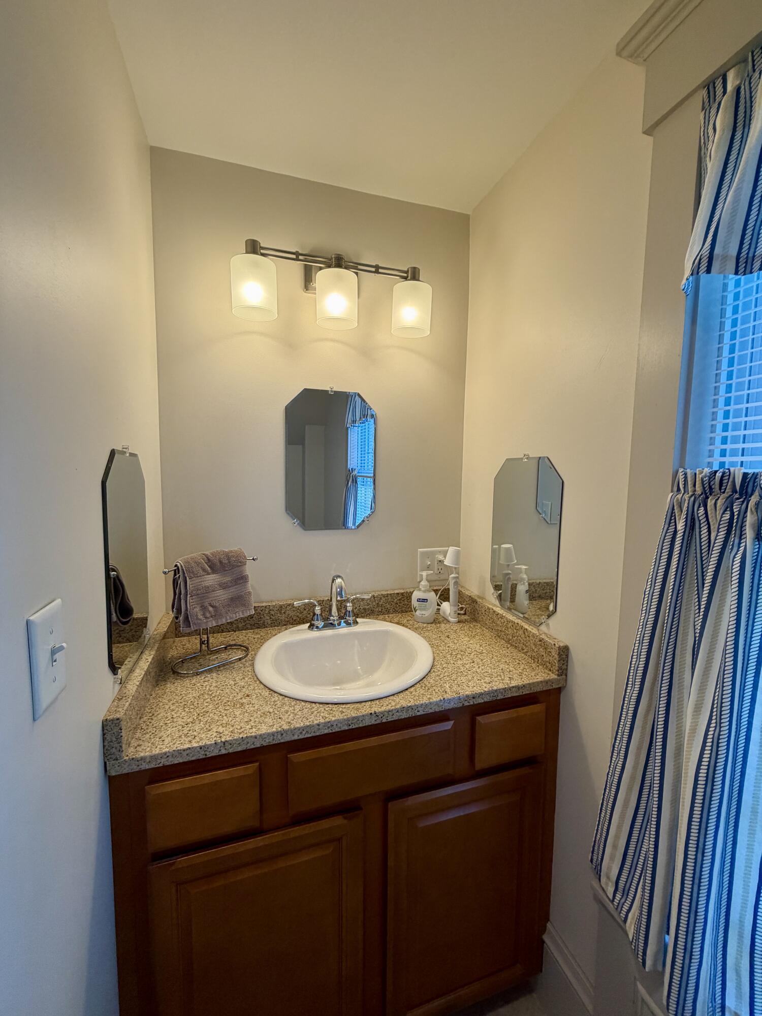 49 Lebanon Road Winterport, ME 04496 - Photo 59 of 80 2nd Floor Bathroom
