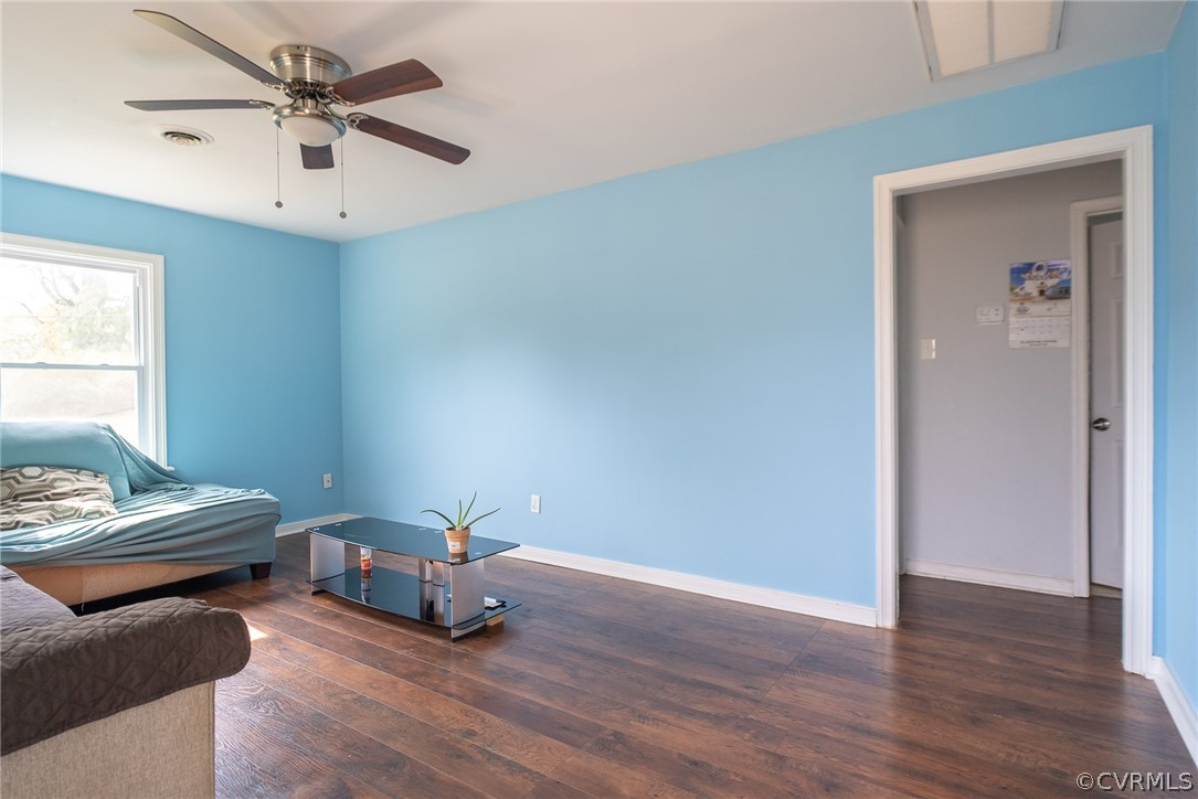 6156 Strathmore Road North Chesterfield, VA 23234 - Photo 3 of 20 Gallery Image 3