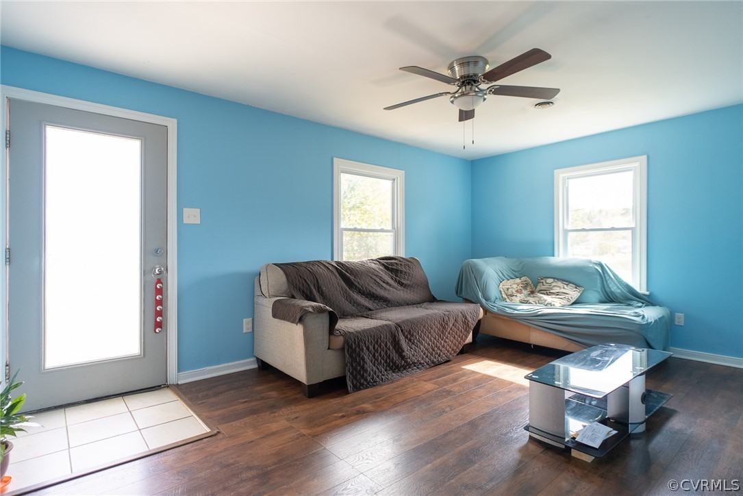 6156 Strathmore Road North Chesterfield, VA 23234 - Photo 4 of 20 Gallery Image 4