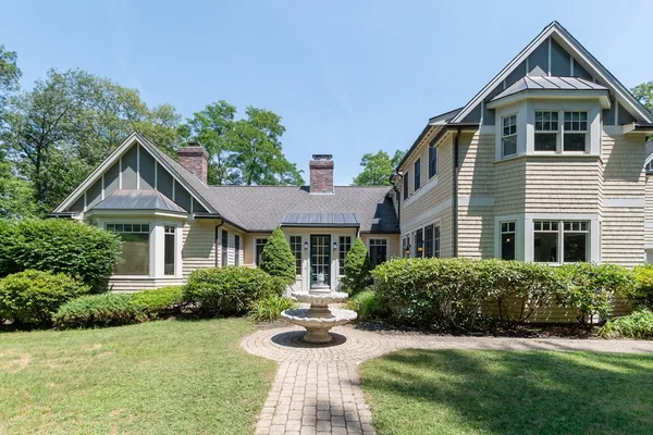 $2,740,000 | 130 Summer Street, Weston, MA 02493