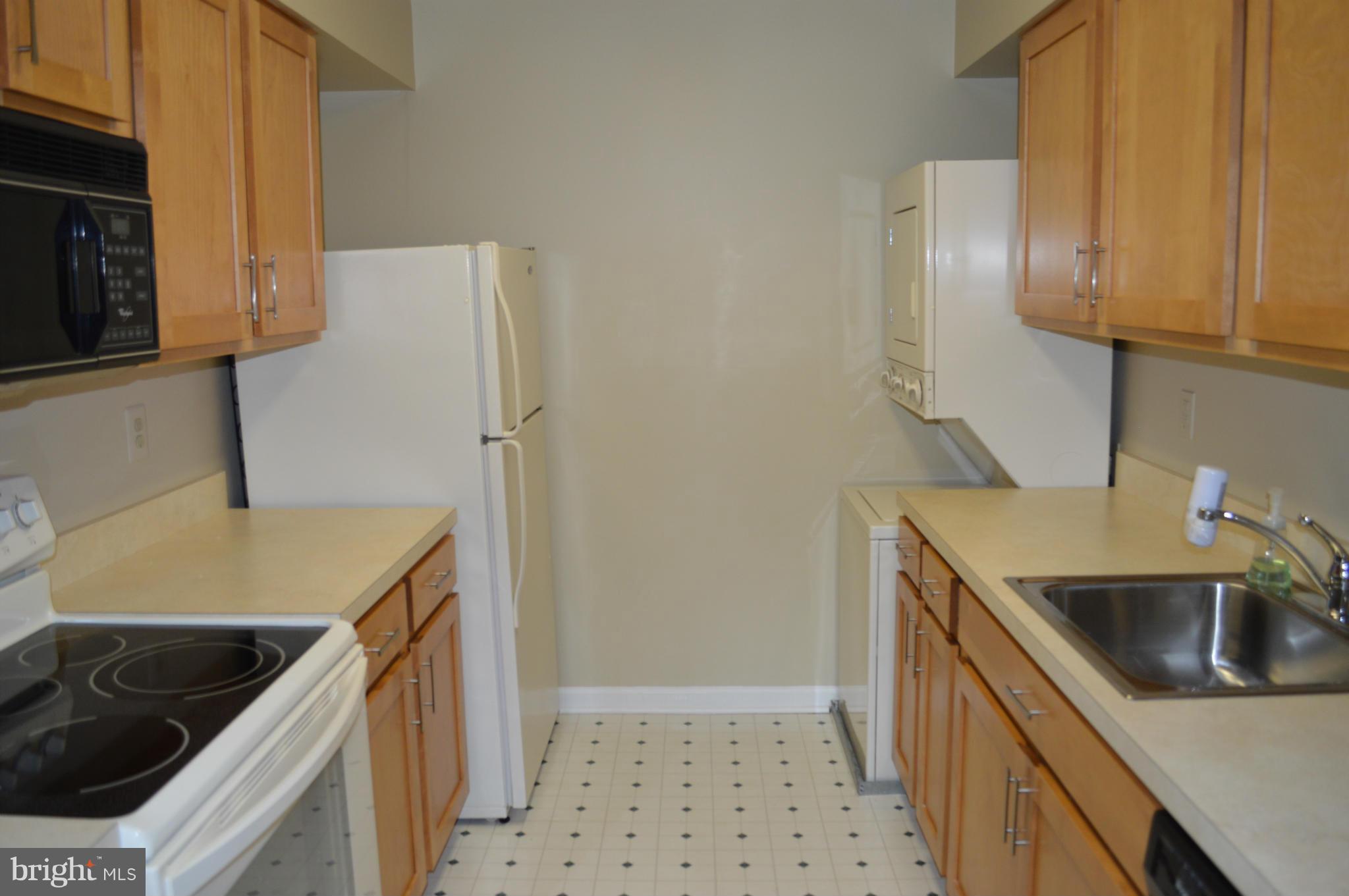 8495 Falls Run Road, Unit D Ellicott City, MD 21043 - Photo 5 of 21 Kitchen