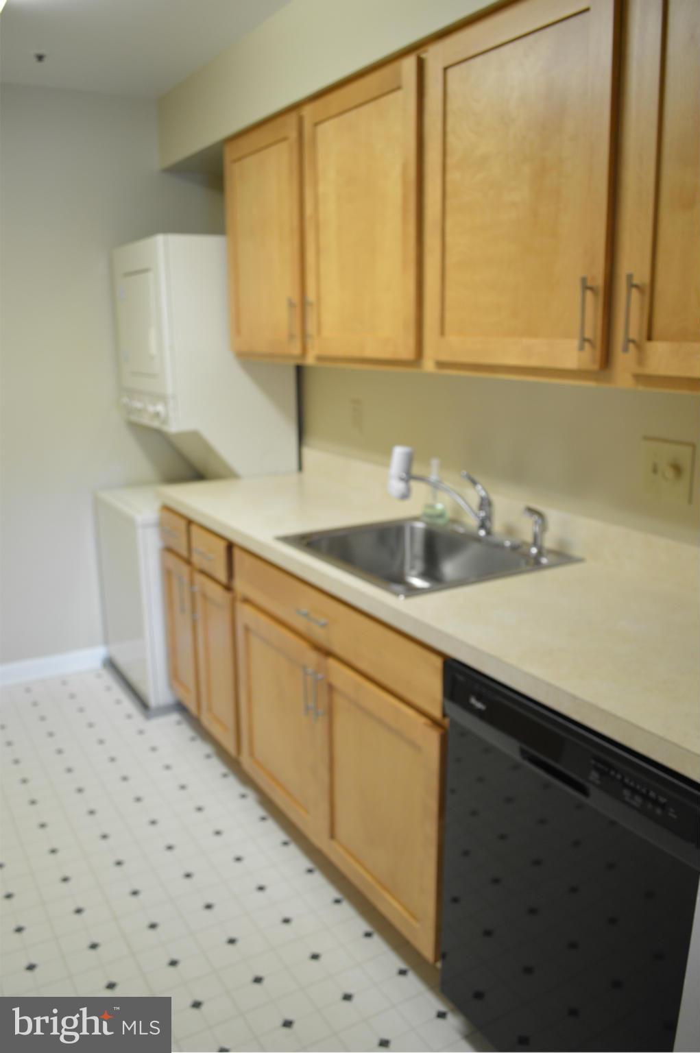 8495 Falls Run Road, Unit D Ellicott City, MD 21043 - Photo 7 of 21 Kitchen