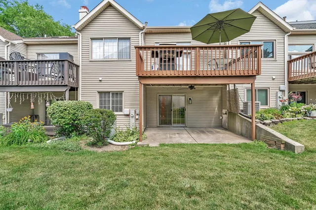 $332,000 | 16636 Winding Creek Road, Plainfield, IL 60586