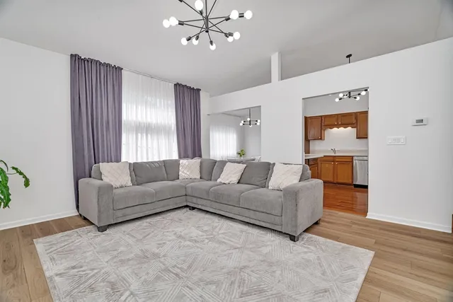 $332,000 | 16636 Winding Creek Road, Plainfield, IL 60586