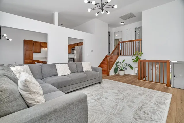 $332,000 | 16636 Winding Creek Road, Plainfield, IL 60586