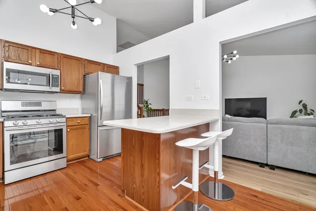 $332,000 | 16636 Winding Creek Road, Plainfield, IL 60586