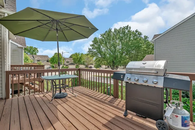 $332,000 | 16636 Winding Creek Road, Plainfield, IL 60586