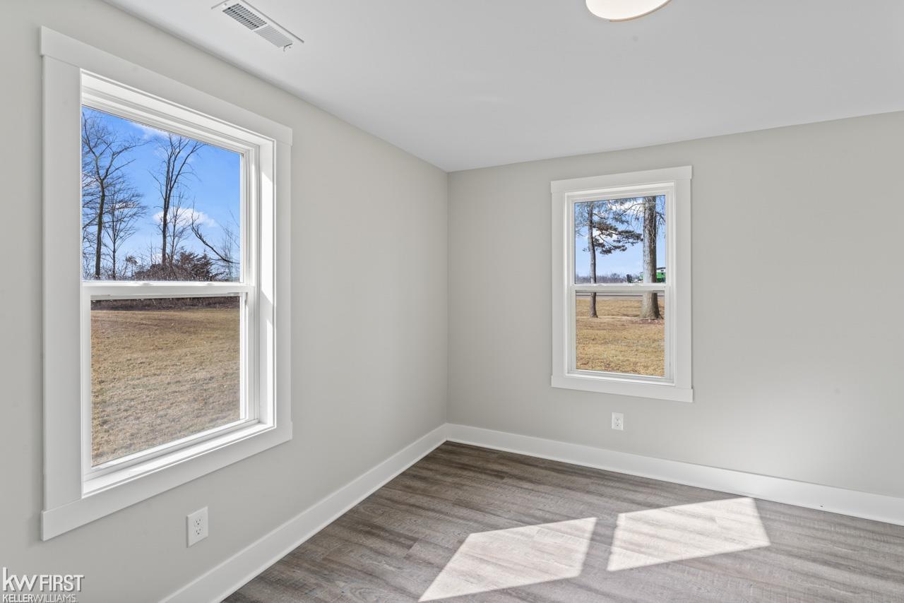 10104 North Sheridan Road Montrose, MI 48457 - Photo 8 of 39 50168086-7a9402ce-437d-4610-a795-1822a01485d8.JPG