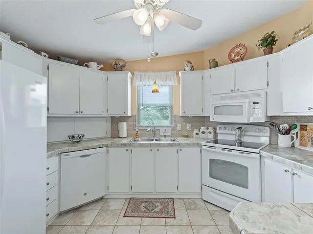 $2,100 | 1640 Magnolia Avenue, The Villages, FL 32159