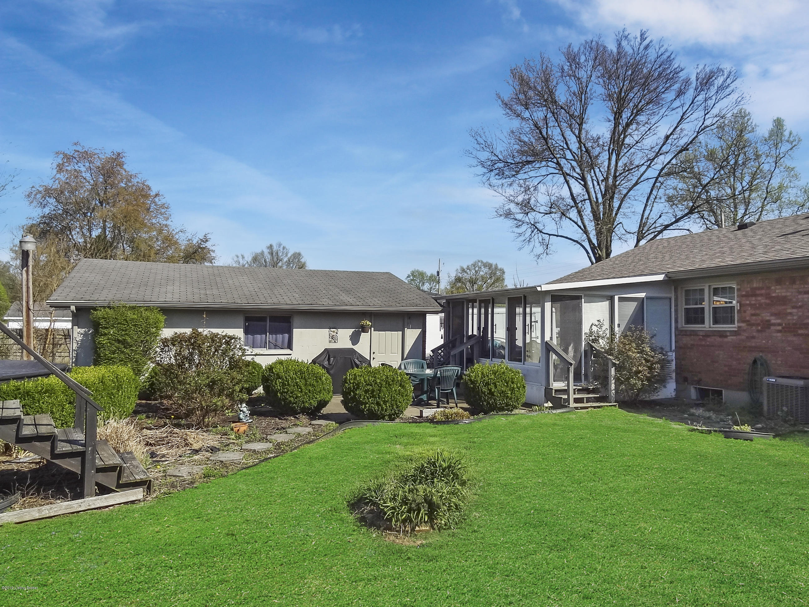 4631 Dover Road Louisville, KY 40216 - Photo 30 of 31 DSC07101