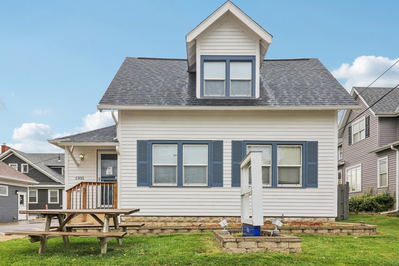 1305 Court Street McHenry, IL 60050 - Photo 5 of 46