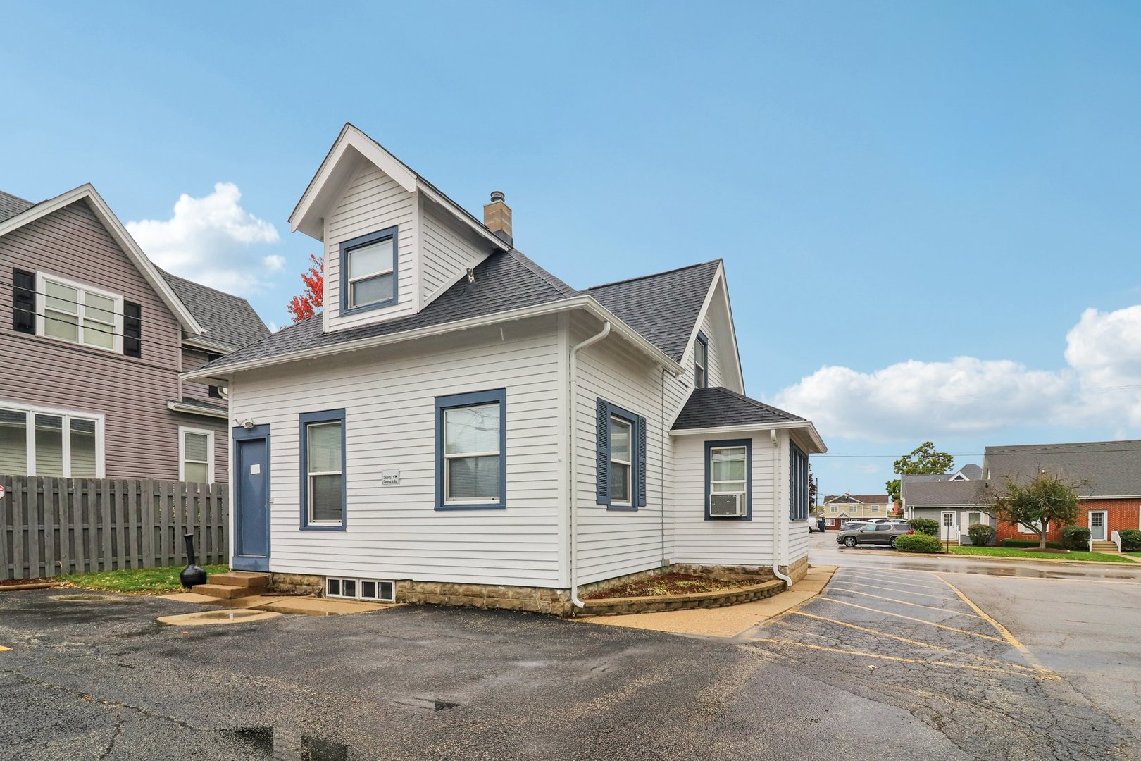 1305 Court Street McHenry, IL 60050 - Photo 6 of 46