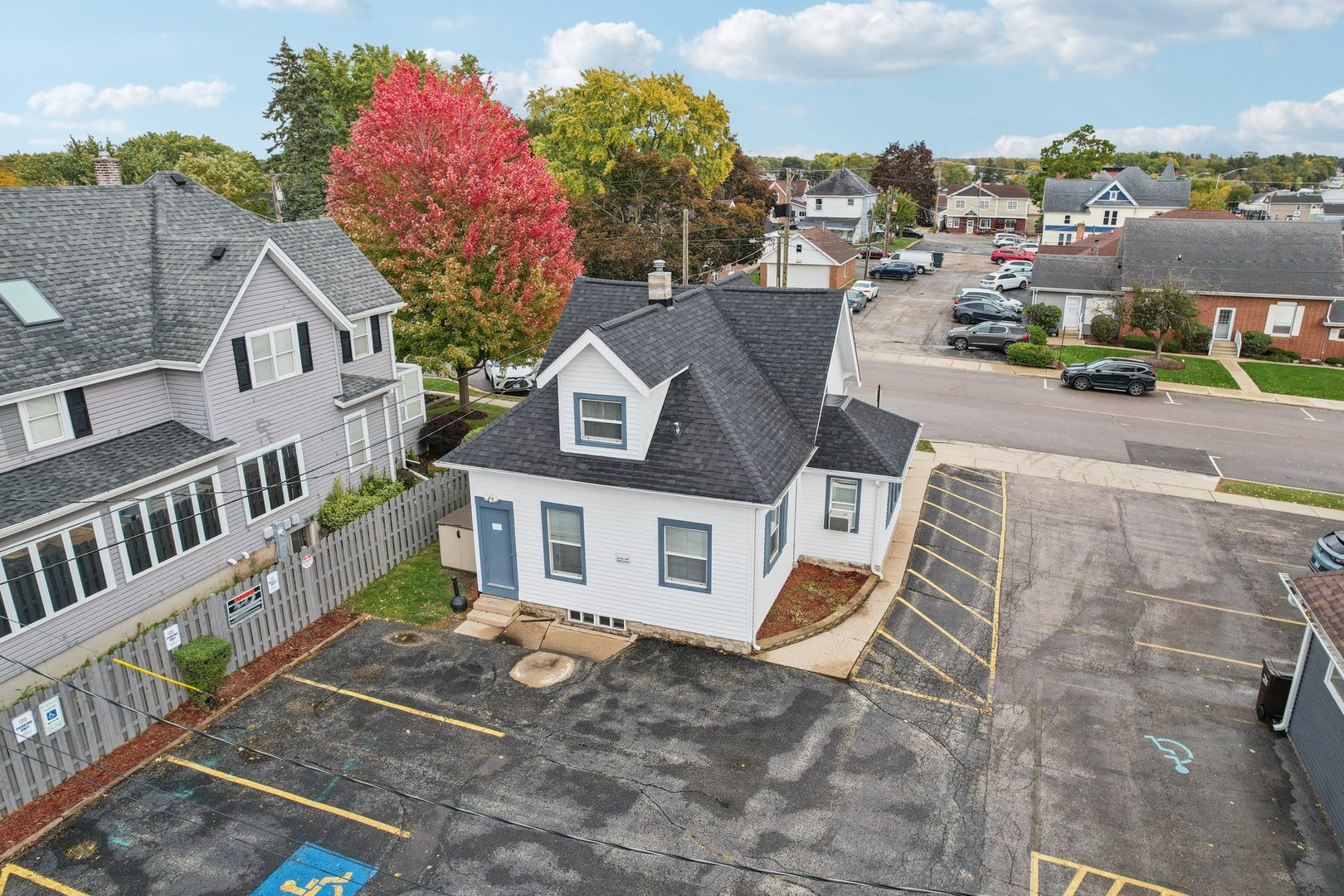 1305 Court Street McHenry, IL 60050 - Photo 10 of 46