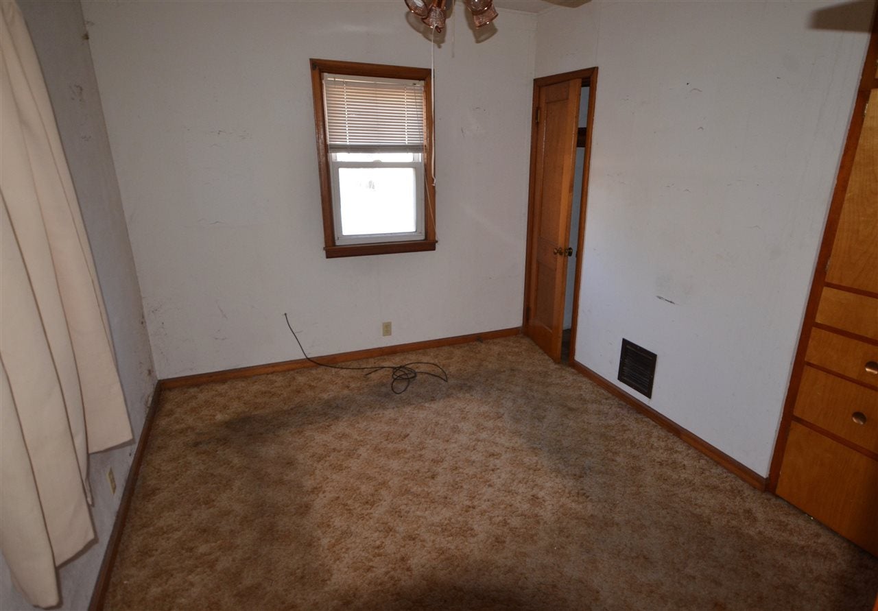 2306 City View Street Waterloo, IA 50707 - Photo 5 of 8 Gallery Image 5
