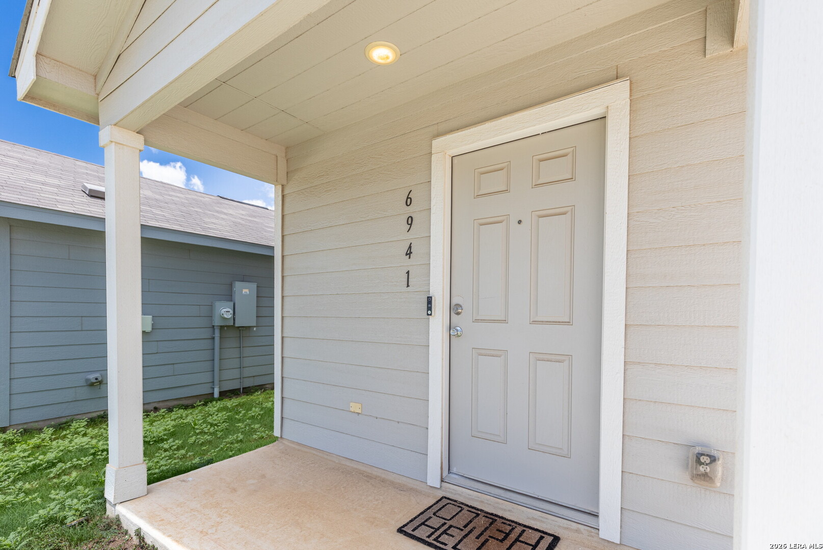 6941 Dorato Ridge Elmendorf, TX 78112 - Photo 4 of 35