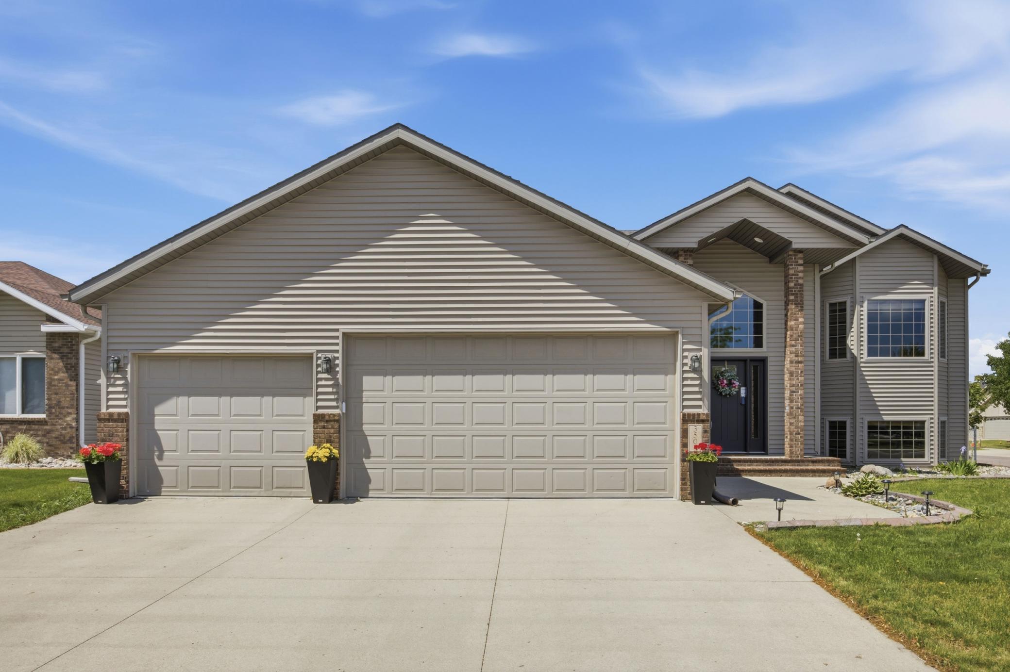 3507 Taylor Street South Fargo, ND 58104 - Photo 8 of 39