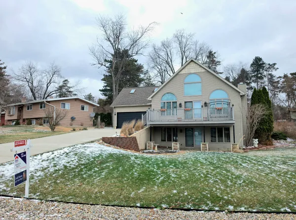 $325,000 | 11615 Bradley Drive, Jerome, MI 49249