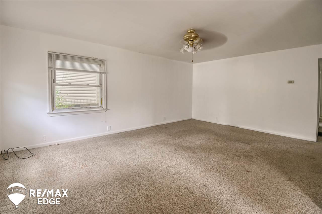 3413 Beveridge Road Flint, MI 48532 - Photo 5 of 15 31391764-4.JPG