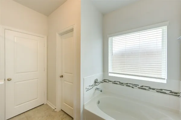 $2,400 | 20951 New Proper Drive, New Caney, TX 77357