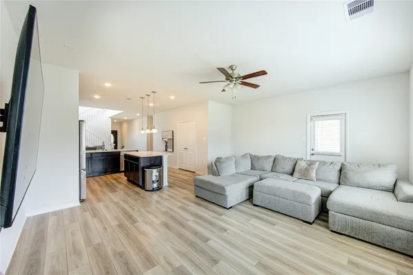 $2,400 | 20951 New Proper Drive, New Caney, TX 77357