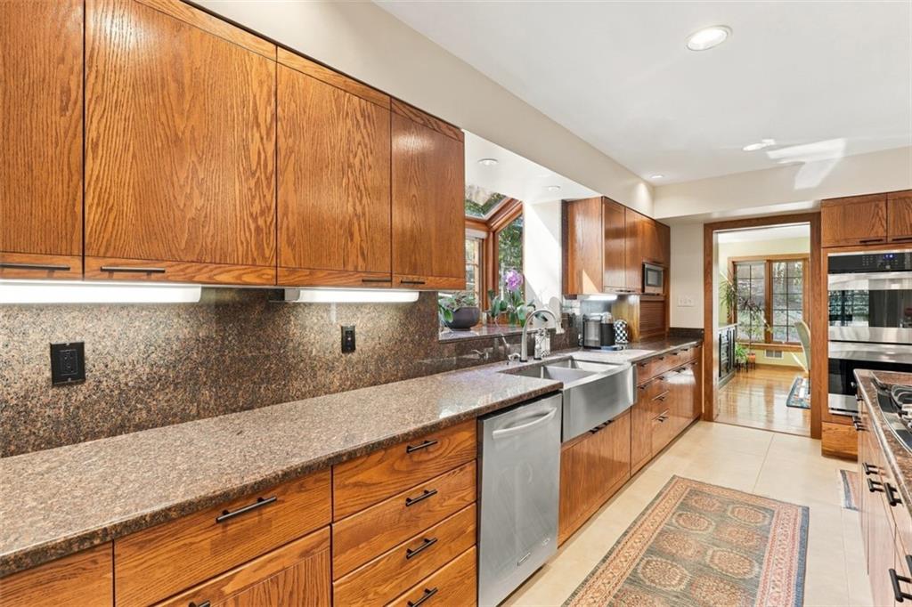 337 Fox Chapel Road Pittsburgh, PA 15238 - Photo 10 of 49 Gallery Image 10