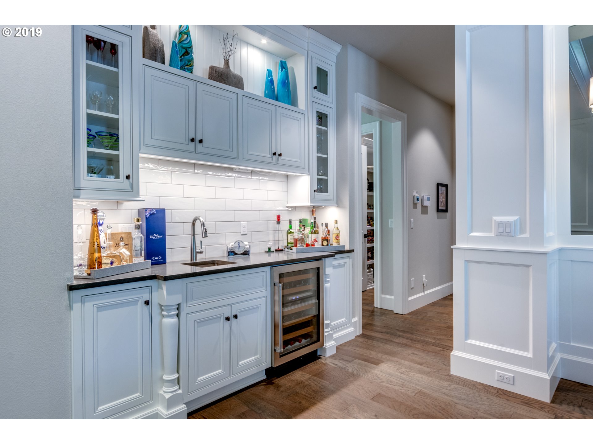 12812 Goodall Road Lake Oswego, OR 97034 - Photo 12 of 32 Butler's Pantry
