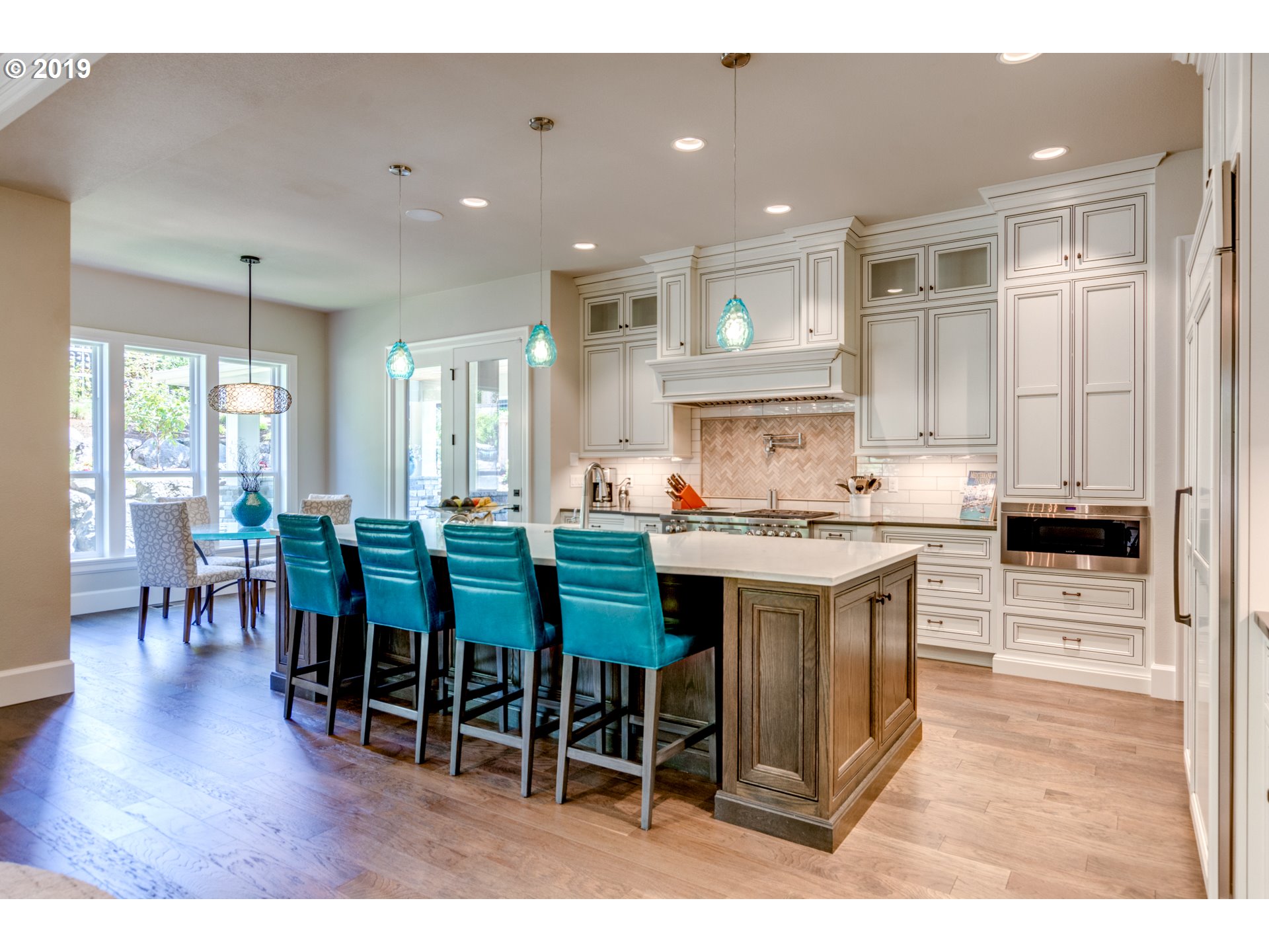 12812 Goodall Road Lake Oswego, OR 97034 - Photo 7 of 32 Kitchen