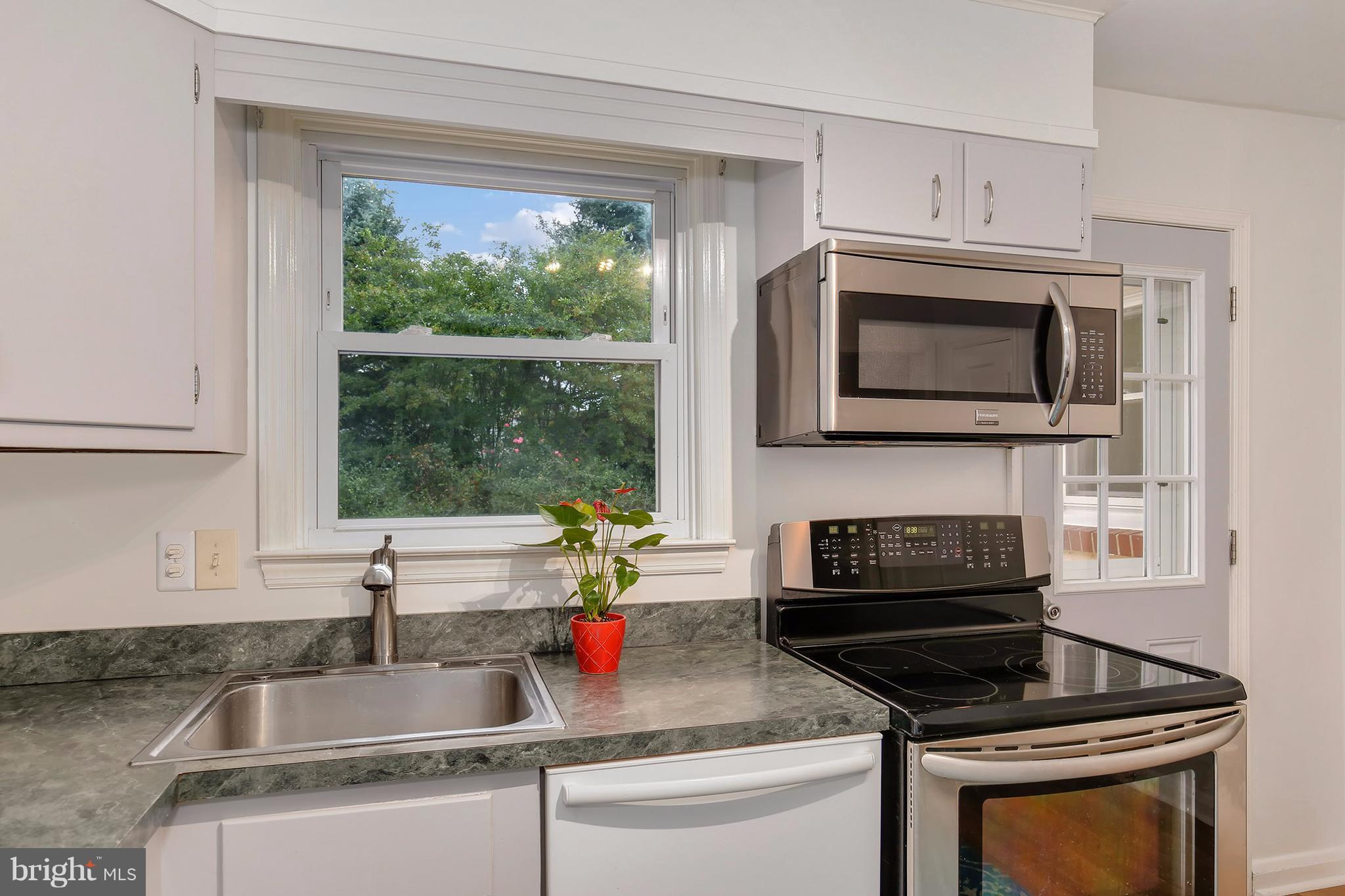 1404 Wiltwyck Road Baltimore, MD 21209 - Photo 14 of 30 Kitchen