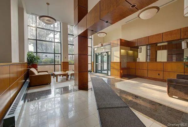 $649,999 | 143-41 84th Drive, Unit 8B | Briarwood