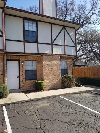 $1,700 | 1223 Dallas Drive, Denton, TX 76205