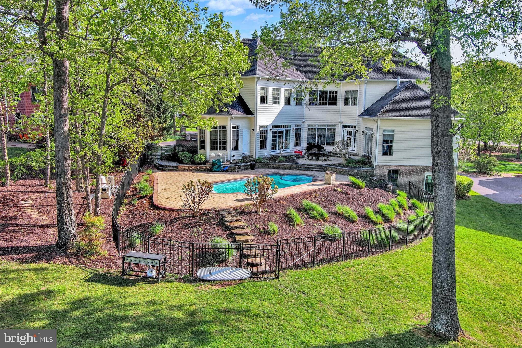 7671 Colonial Beach Road Pasadena, MD 21122 - Photo 3 of 6 Lifestyle living at it's finest!