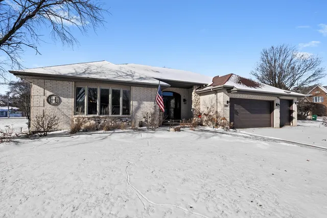 $685,000 | 16720 Chaucer Drive, Orland Park, IL 60467