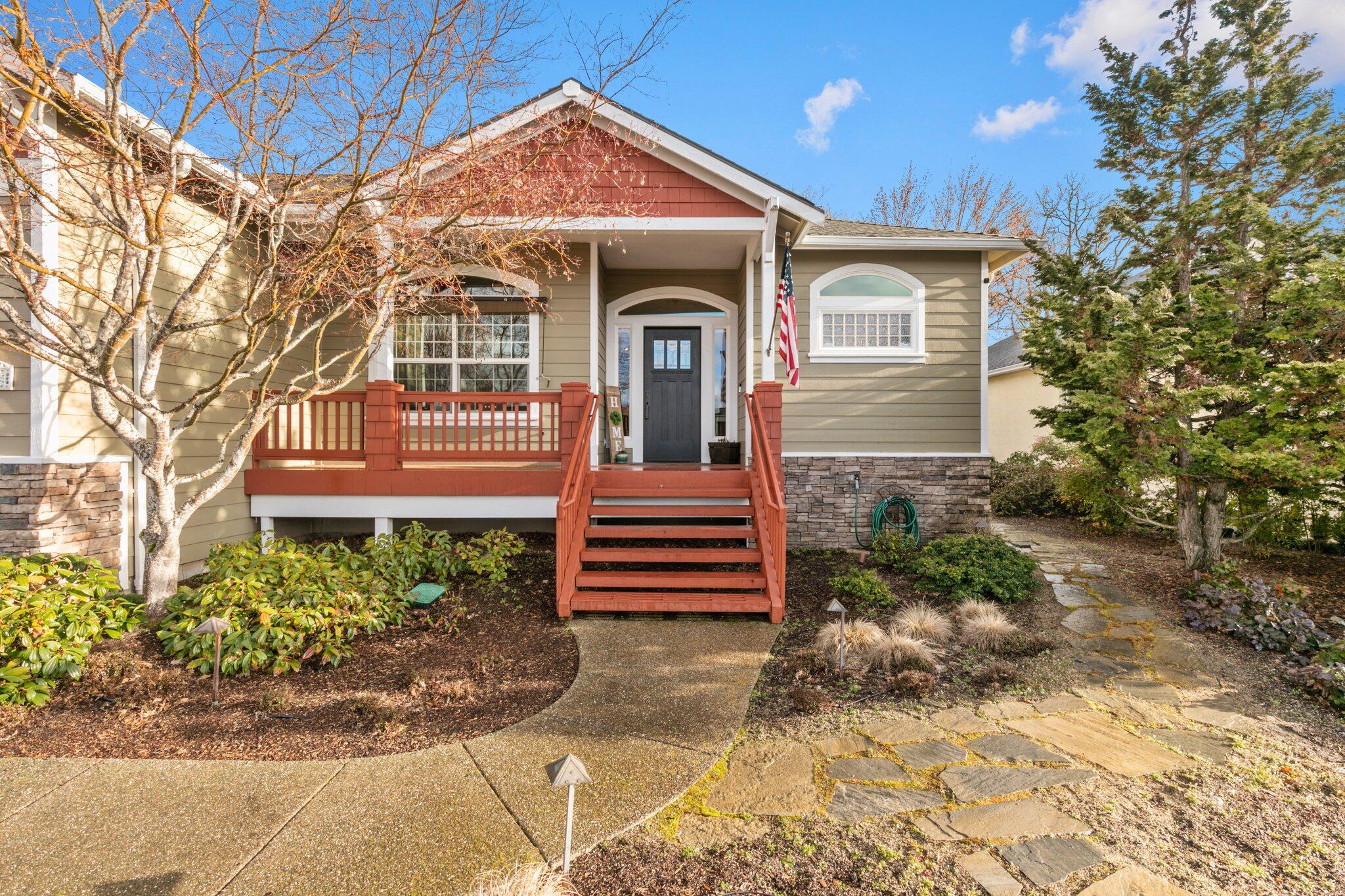 464 Quail Run Eagle Point, OR 97524 - Photo 4 of 32 Gallery Image 4