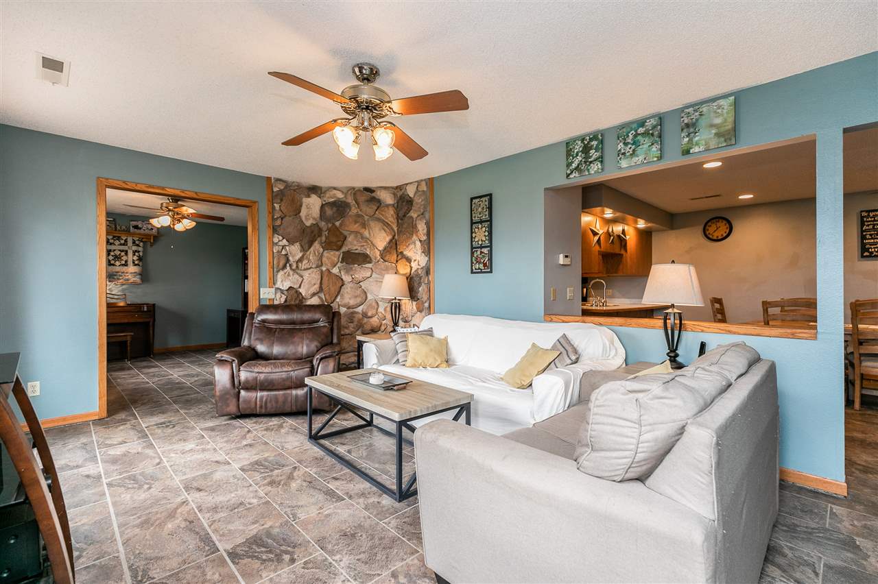 1646 Camelback Road Northeast Solon, IA 52333 - Photo 8 of 47 Gallery Image 8