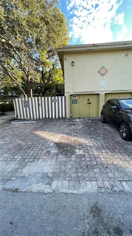 $1,550 | 1857 Buchanan Street, Unit 8, Hollywood, FL 33020