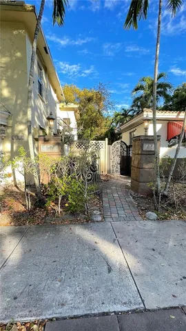 $1,550 | 1857 Buchanan Street, Unit 8, Hollywood, FL 33020