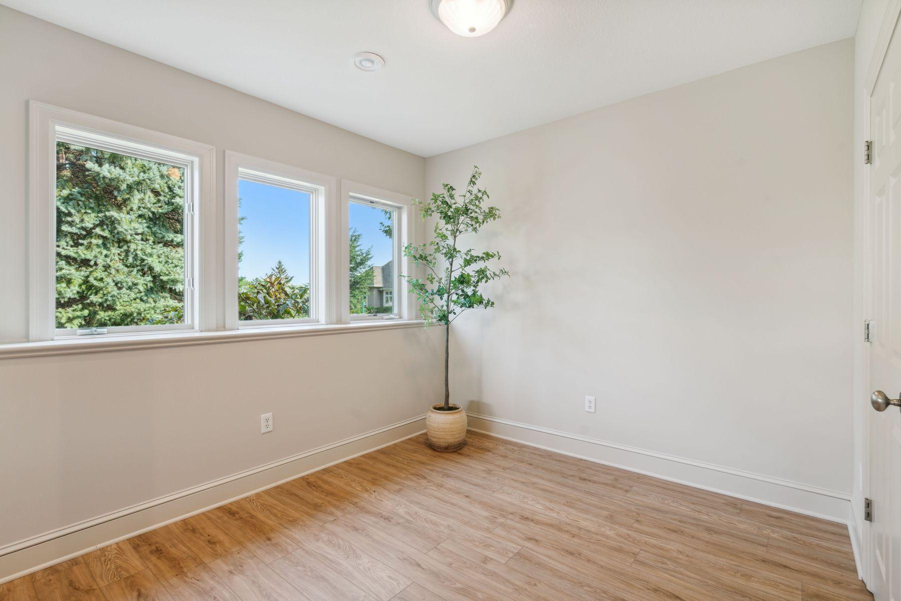 11572 Landing Road Eden Prairie, MN 55347 - Photo 15 of 31