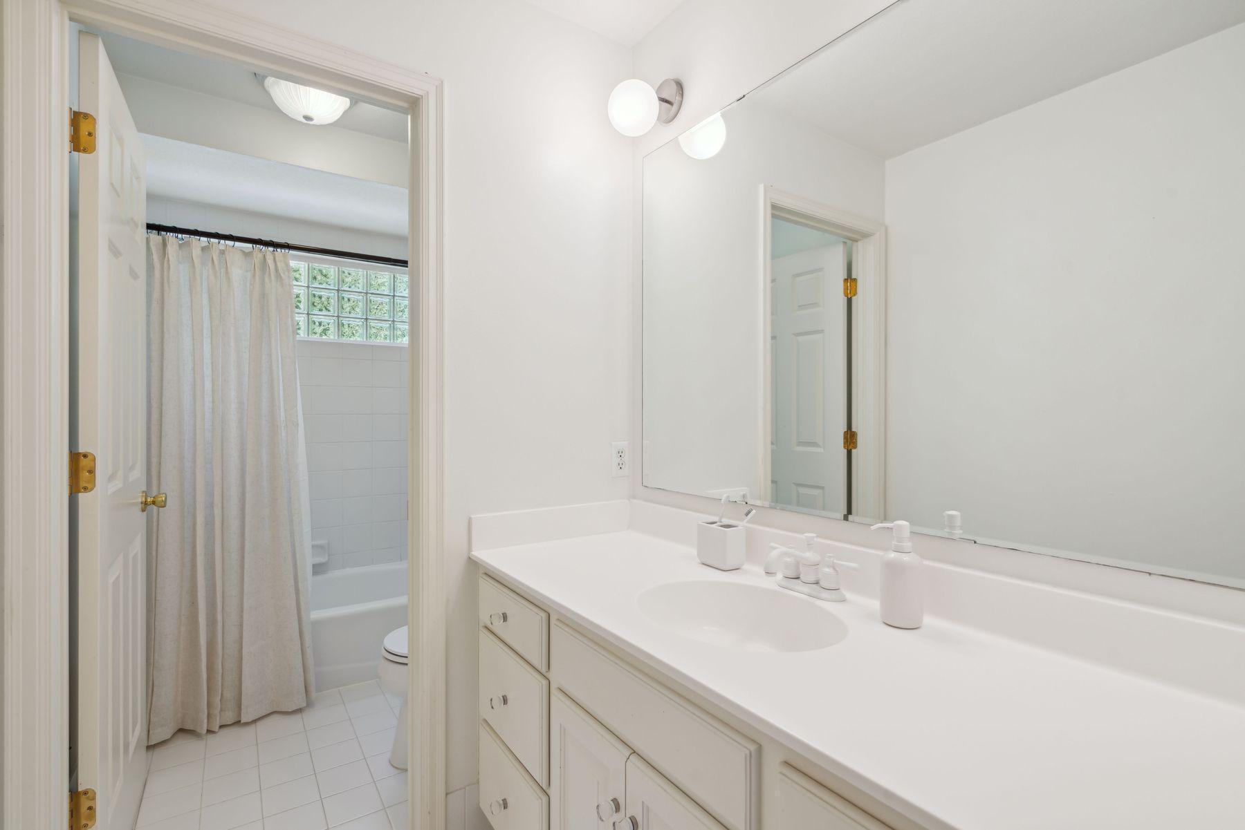 11572 Landing Road Eden Prairie, MN 55347 - Photo 16 of 31