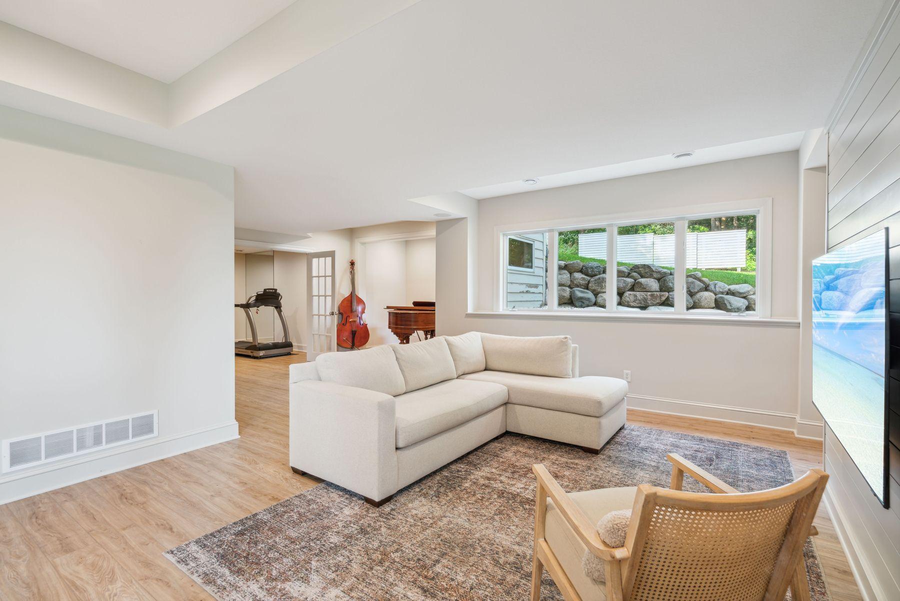 11572 Landing Road Eden Prairie, MN 55347 - Photo 23 of 31