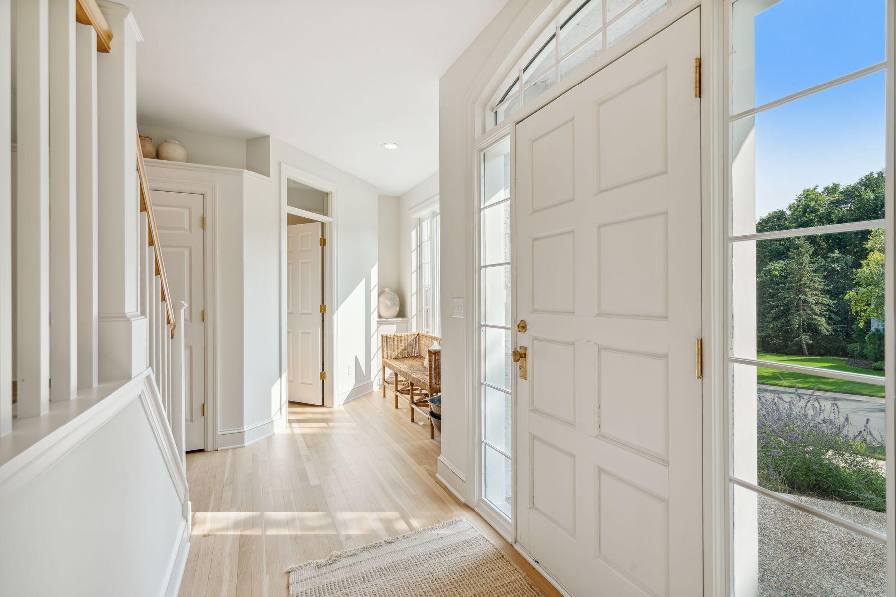 11572 Landing Road Eden Prairie, MN 55347 - Photo 3 of 31