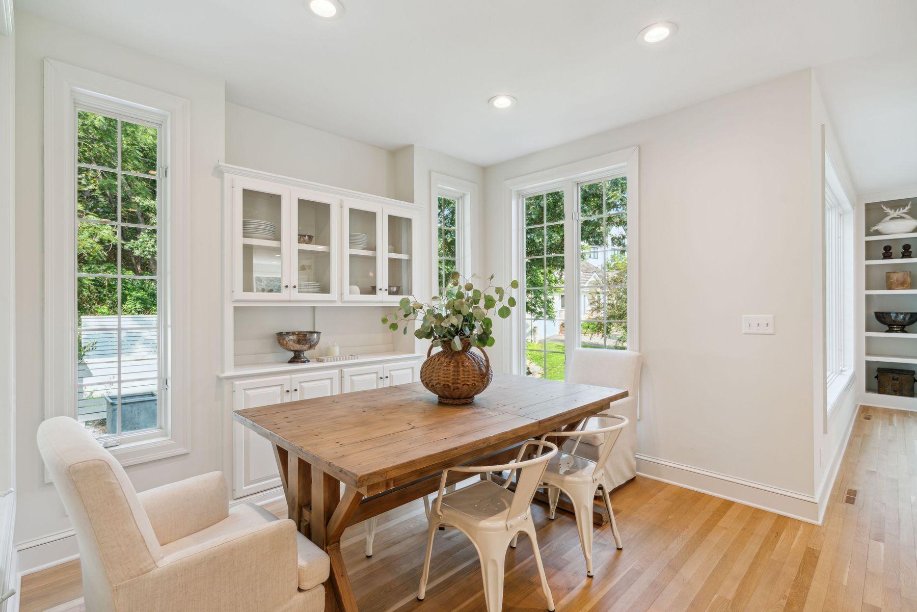 11572 Landing Road Eden Prairie, MN 55347 - Photo 5 of 31