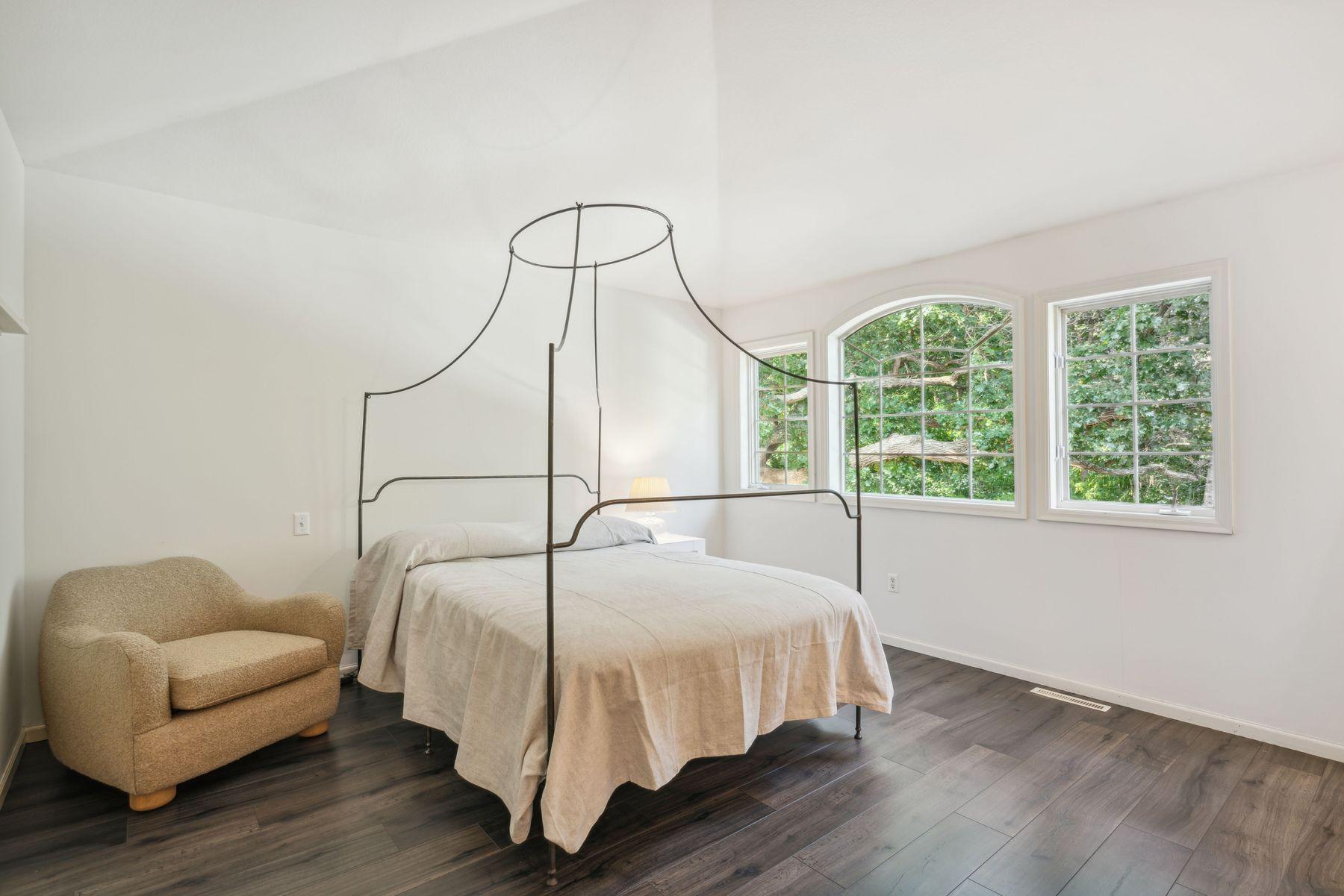 11572 Landing Road Eden Prairie, MN 55347 - Photo 10 of 31