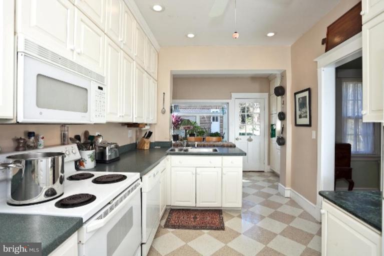 4202 Wickford Road Baltimore, MD 21210 - Photo 8 of 22 Kitchen